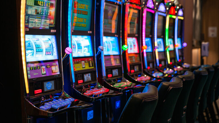 Play - Paradise Casino