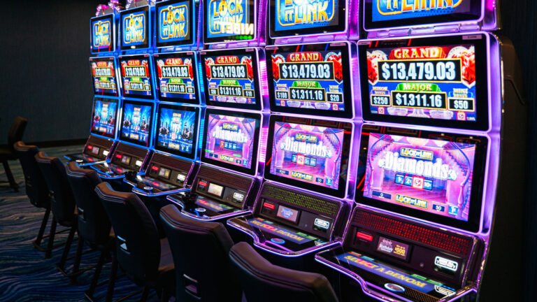 Play - Paradise Casino